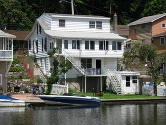 Building Photo - 656 Jersey Ave