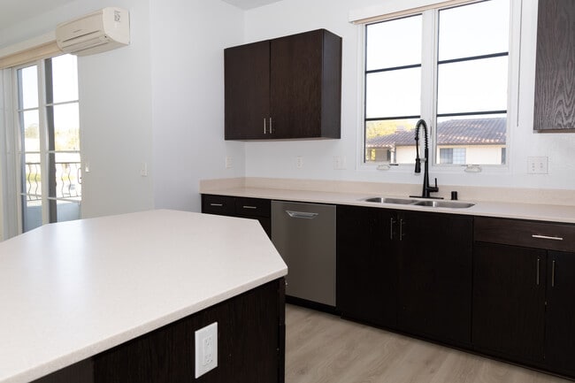 Building Photo - Santa Clara Courts