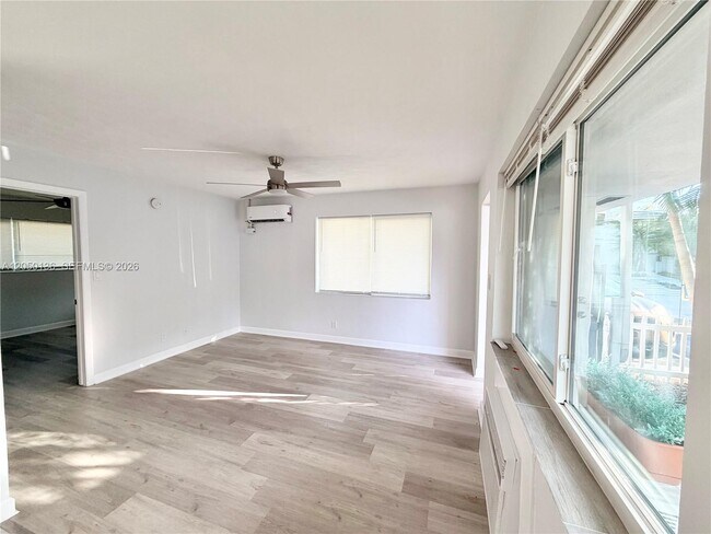 Foto del edificio - 1632 NE 4th Pl