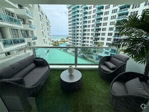 Building Photo - 5151 Collins Ave