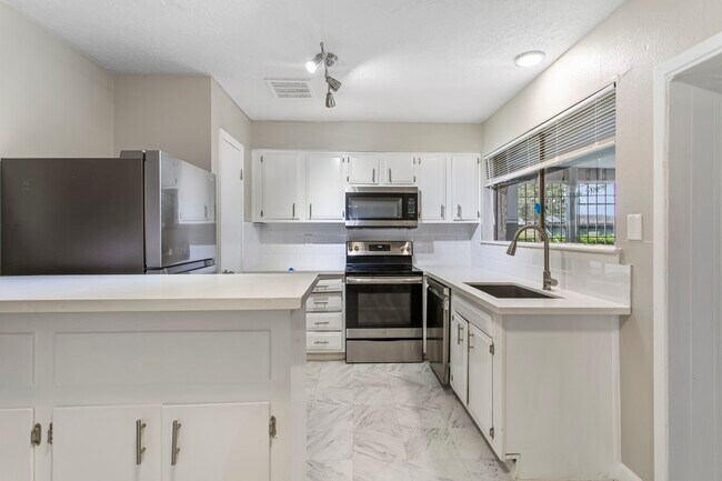 Foto del edificio - 6602 Indian Lake Dr