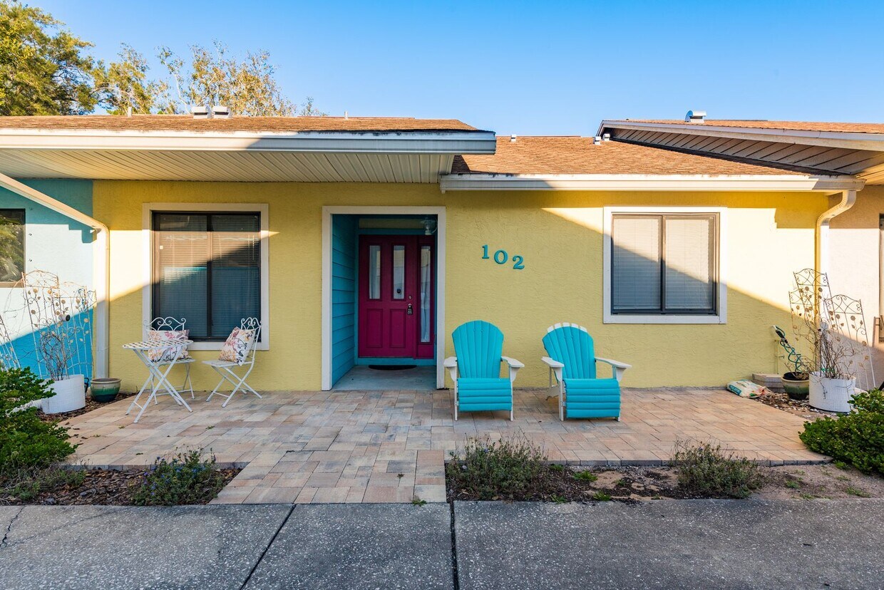 Foto principal - Beautifully Maintained 2-Bedroom, 2-Bath Villa in Tarpon Springs