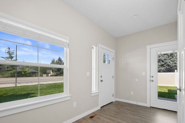 Building Photo - Introducing a Stunning 3 bedroom New Duple...