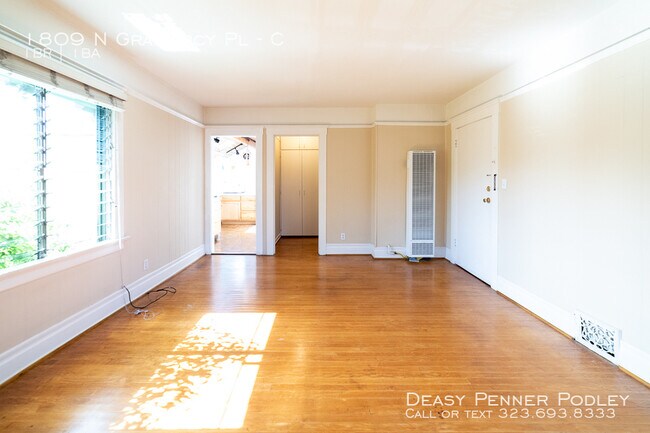 Foto del edificio - 1809 N Gramercy Pl