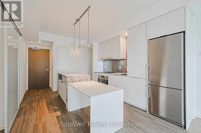 Building Photo - 1 Bloor St E