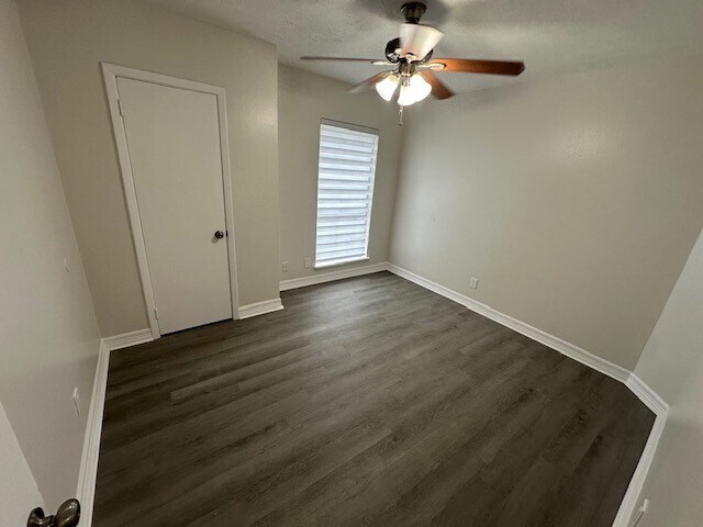 Foto del edificio - 3400 Timmons Ln