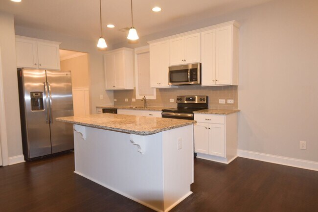 Building Photo - 46 Iroquois Ct