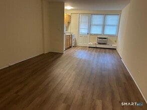 Building Photo - 444 Bedford St