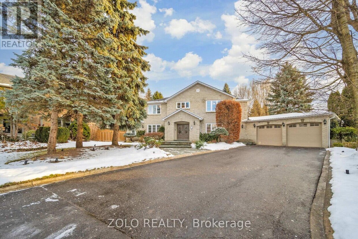 Primary Photo - 8 Enchanted Ct