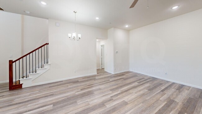 Building Photo - 16154 Doe Lk Dr
