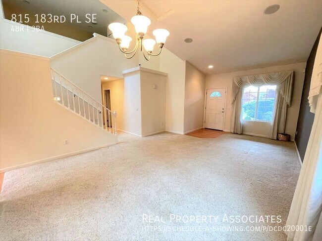 Foto del edificio - 815 183rd Pl SE