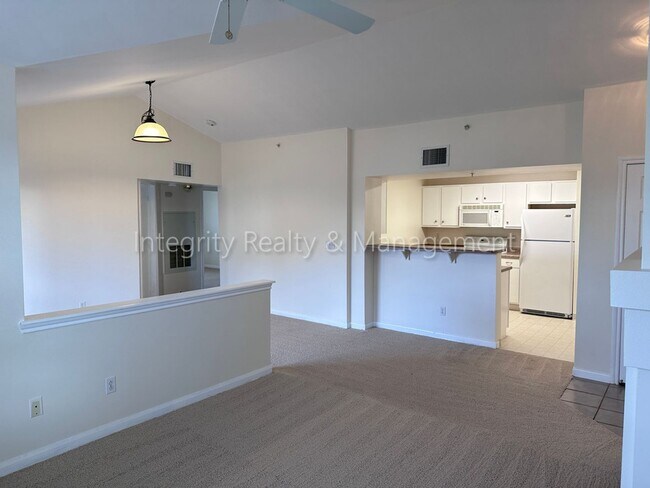 Foto del edificio - 2 Bed/1 Bath, 990 Sqft - 12920 Ironstone W...