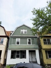 Building Photo - 116 Smith St