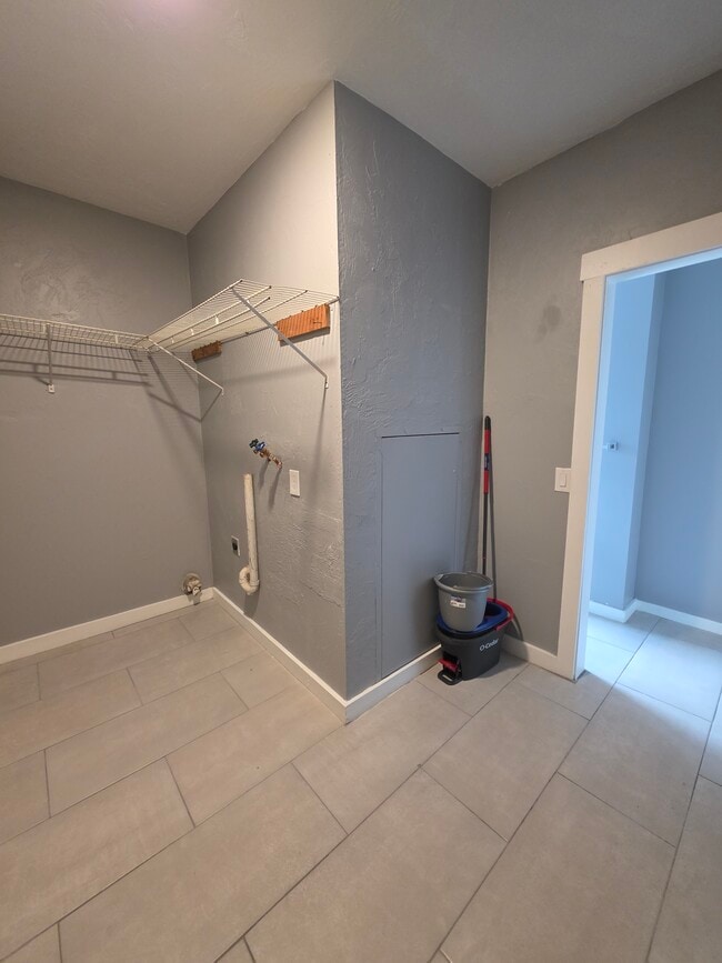 Bonus Room - 161 4th St