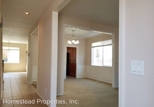 Building Photo - 17004 NW Mesa View Ln