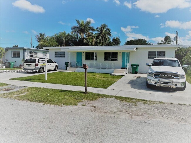 Foto del edificio - 1340 NW 102nd St