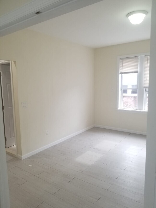 Foto del edificio - 5 Gardner Ave