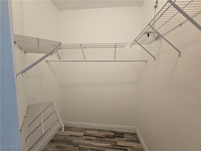 Building Photo - 809 Lincoln Ave