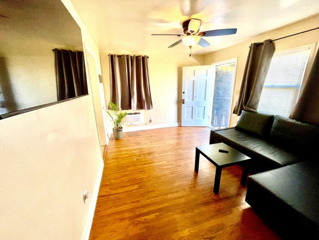 Foto del edificio - 4120 Gamma St