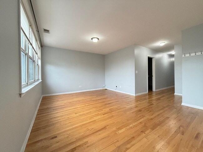Building Photo - 1246 W Ohio St