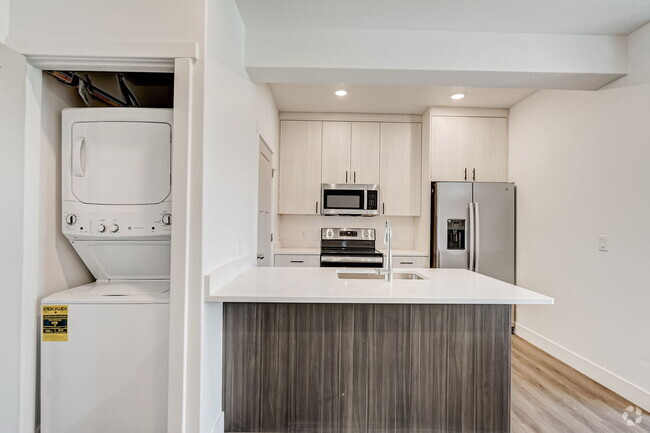 Studio- kitchen - South Ridge Townhomes and Apartments