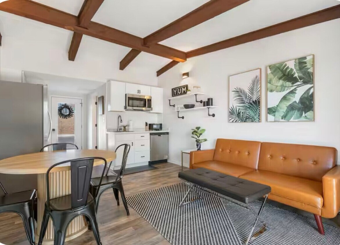 Foto principal - Remodeled and Stunning 1 Bedroom Condo | Fully Furnished | All Utilites Included | 1 Bathroom | K...