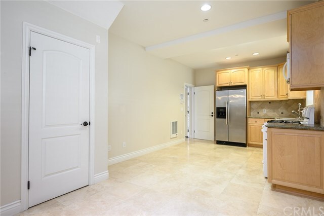 Building Photo - 217 S Irena Ave