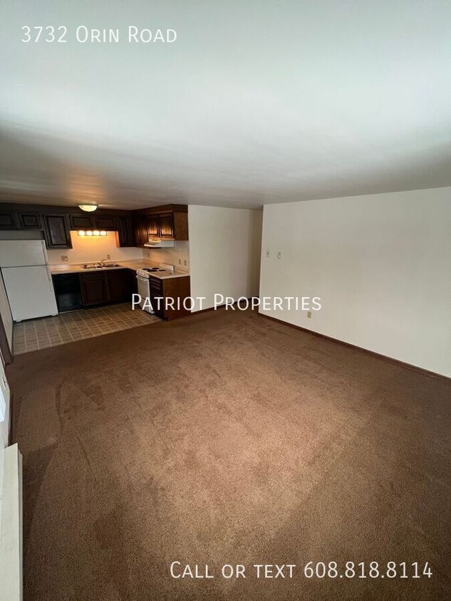 Foto principal - 1 bed/1 bath plus den in Madison, WI!