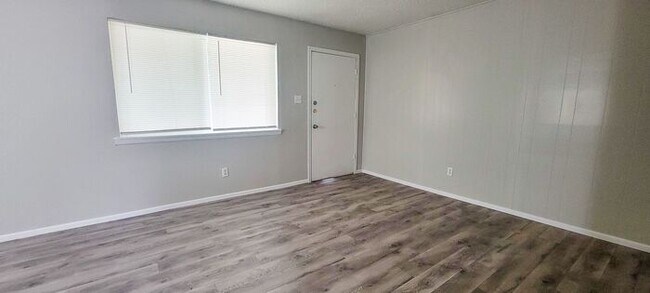 Foto del edificio - Cozy 1 Bed, 1 Bath + Unlimited Laundry!