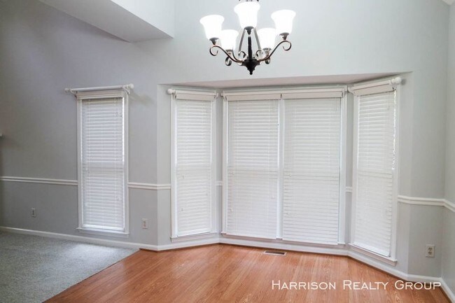 Building Photo - 3br/2.5ba in Golf Course Community Hedingham