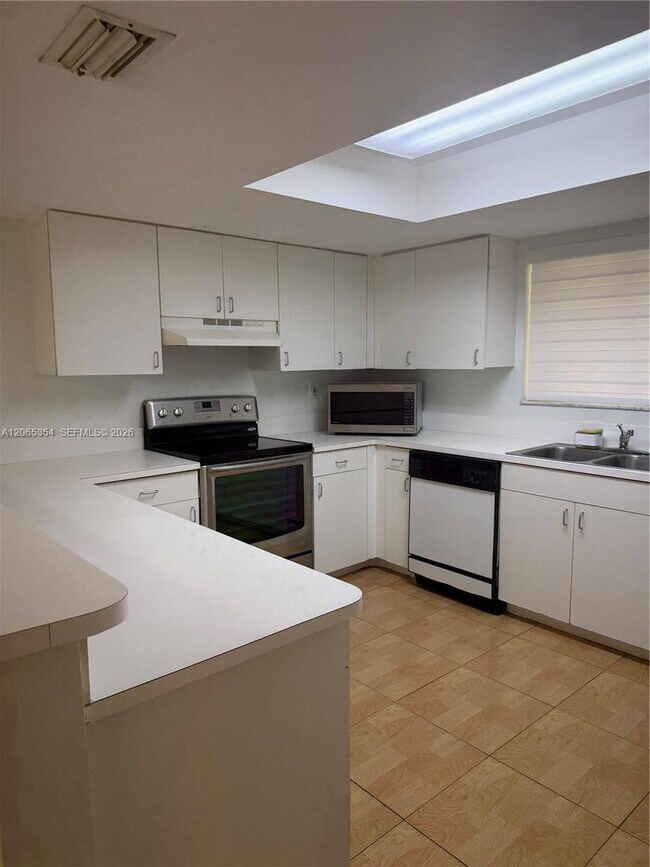 Foto del edificio - 14911 SW 80th St