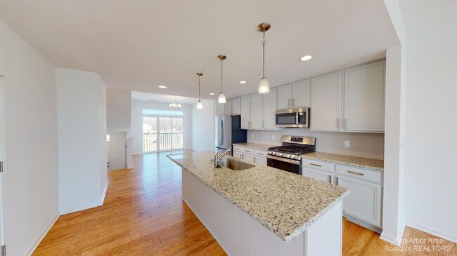 Building Photo - 2721 Bristol Rdg Dr