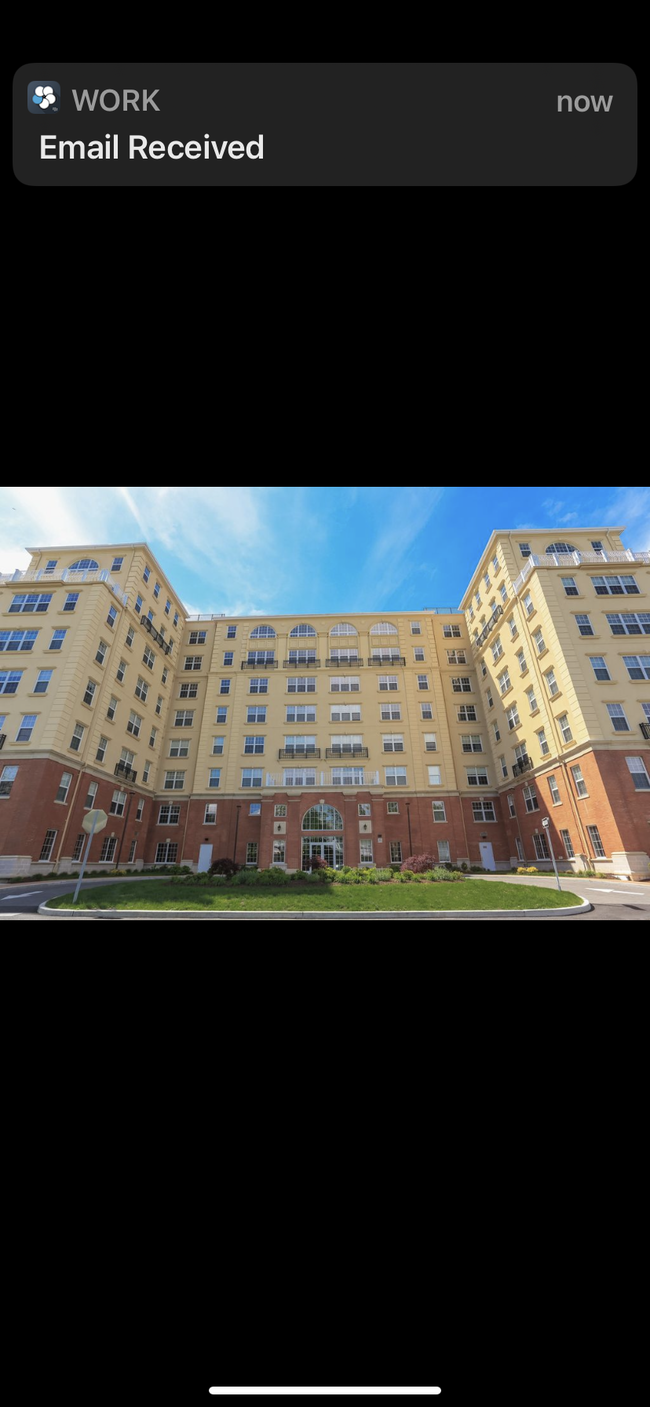 Foto del edificio - 10 Byron Pl