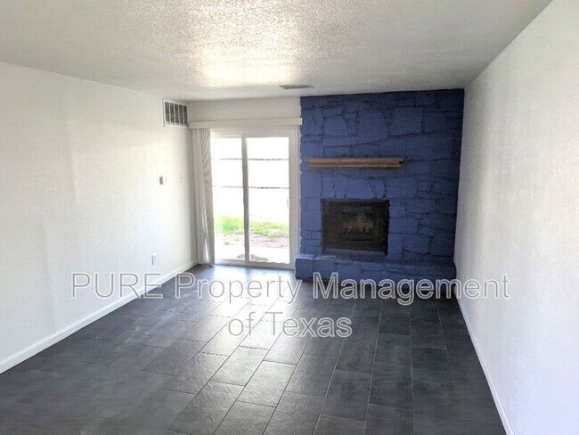 Foto del edificio - 3413 Lynridge Dr