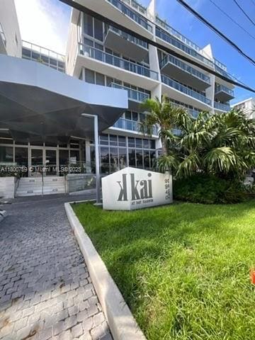 Building Photo - 9940 W Bay Harbor Dr