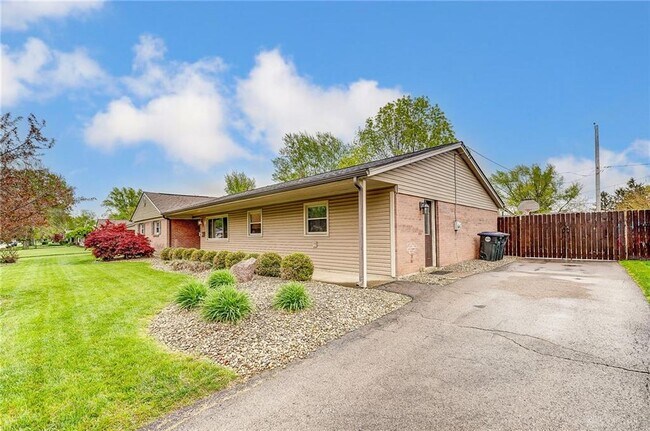 Building Photo - 54 Tuxworth Rd
