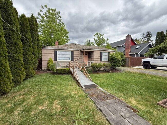 Foto del edificio - 3 Bedroom 1 Bathroom Greenwood Home!