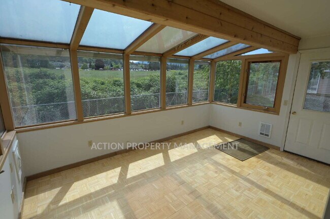 Foto del edificio - 3 bed 2 bath, 2 car garage in Sequim