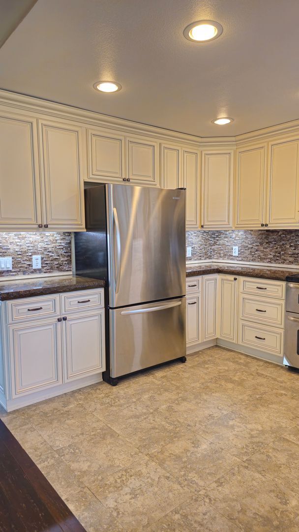 Building Photo - Non-Refundable & Security Deposit Total: $2400.00