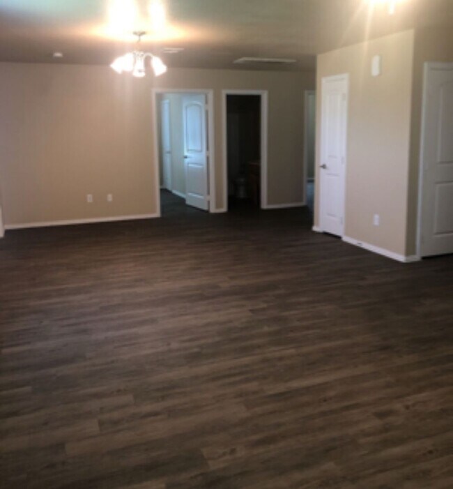 Foto del edificio - 615 7th Ave SE