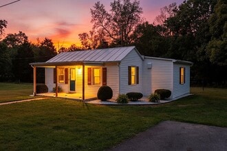 Building Photo - 826 Horsehead Rd