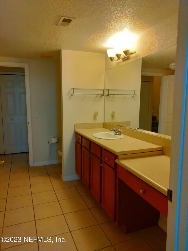 Foto del edificio - 8550 Touchton Rd
