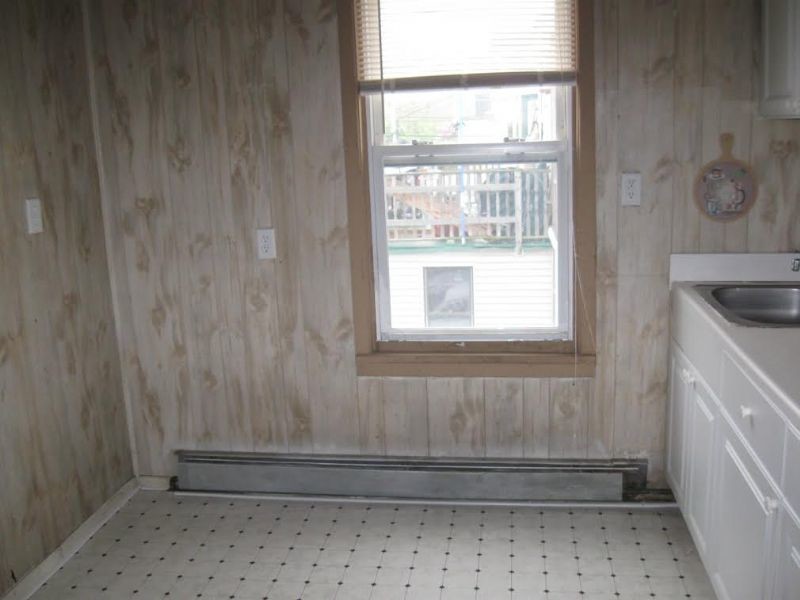 Primary Photo - 69 Lewis St
