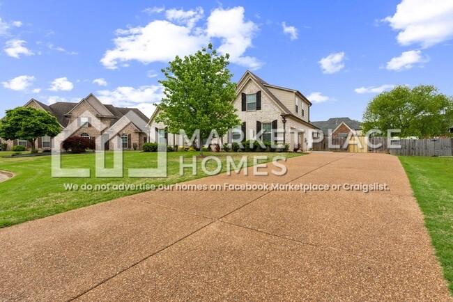 Building Photo - 5057 Maiden Ln