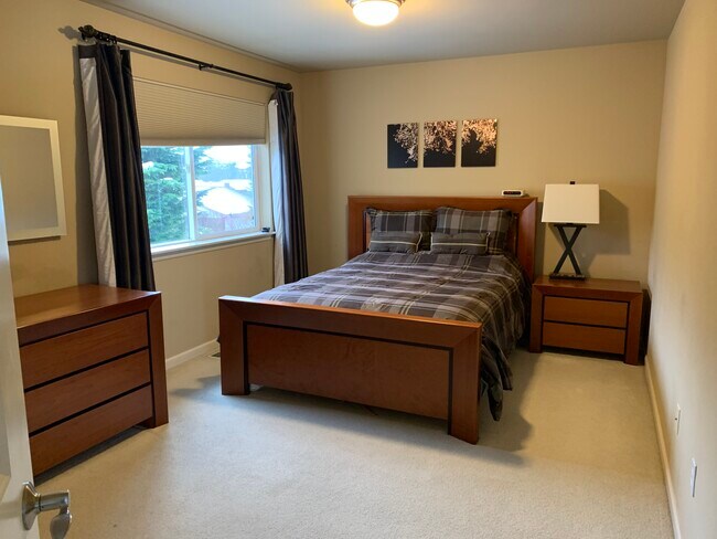 Foto del edificio - 16145 Northup Way