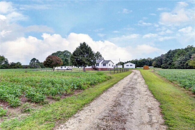 Foto del edificio - 5930 Farmers Dr