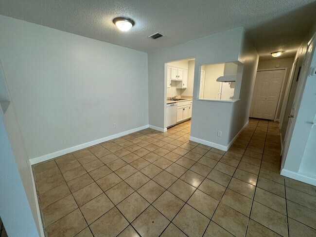 Building Photo - Gulf Breeze - Greenbriar Estates - 2 bed, ...