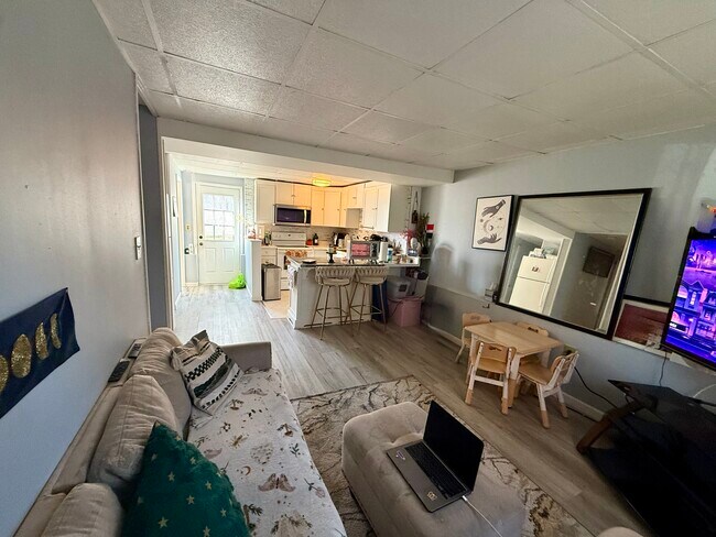 Sala de estar - 7724 Acrocomia Dr