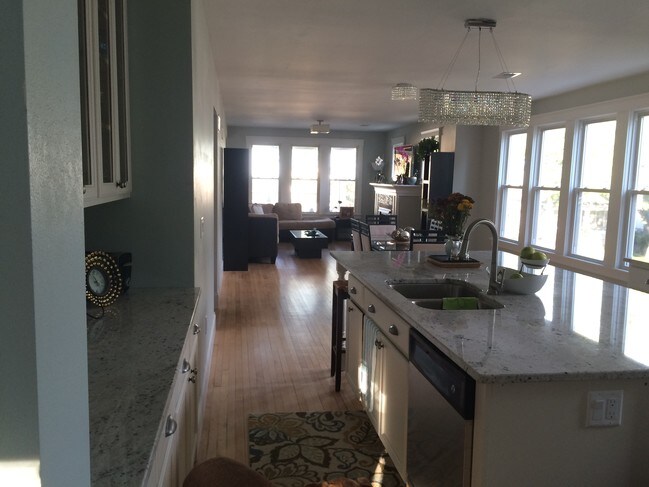 Kitchen - 2547 S Shore Dr