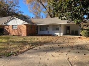 Building Photo - 5386 Denwood Ave
